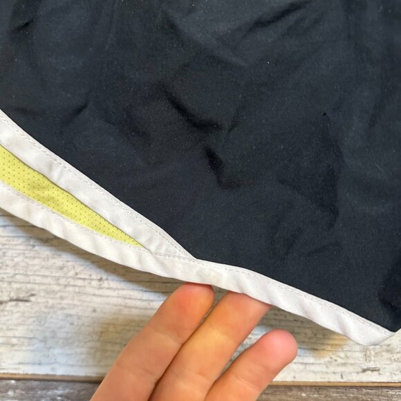 Nike Black Dri-Fit Women's Athletic Workout Gym Shorts - Picture 6 of 7